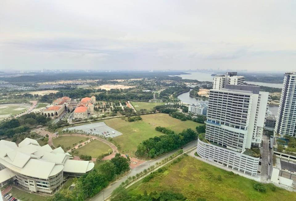 C1113 Almas Suites Galaxy Space Netflix By Stay Nusajaya (Iskandar Puteri) Exterior foto